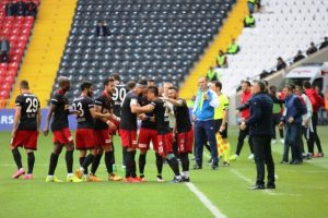 Gazişehir Gaziantep kalesini gole kapattı