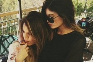 Kylie Jenner ve Khloe Kardashian'dan ilgin&ccedil; paylaşım!