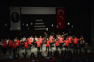 Bursa'da "G&ouml;n&uuml;l Sesimizi Duymayan Kalmasın" konseri
