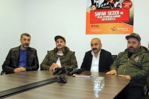 Şafak Sezer hayranlarıyla buluştu