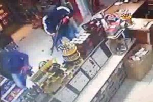 Polisin yaralandığı silahlı soygun