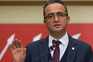 CHP S&ouml;zc&uuml;s&uuml; Tezcan: Biz se&ccedil;im barajı olmaması gerektiğini d&uuml;ş&uuml;n&uuml;yoruz