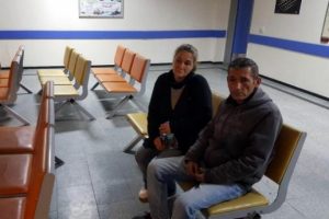 &Ccedil;orlu'da &ccedil;ocuklarının evden attığı &ccedil;ift, hastaneye sığındı