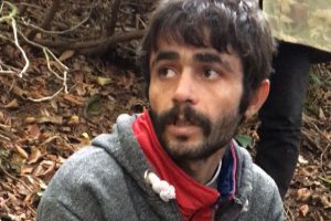 'Sizi &ouml;ld&uuml;r&uuml;rler' deyip ka&ccedil;ışları engellemeye &ccedil;alışmışlar