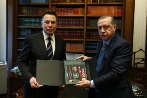 'Otomobilin dahi &ccedil;ocuğu' Beştepe'deydi