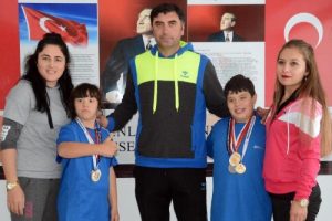 Kayserili &ouml;zel sporcular b&ouml;lge birincisi oldu