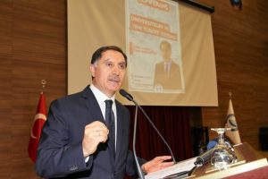 Malko&ccedil;: Avrupa'da ırk&ccedil;ılık, yabancı d&uuml;şmanlığı ve İslam karşıtlığı arttı