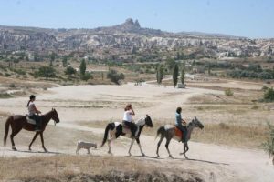 Kapadokya'yı ge&ccedil;en ay 205 bin 621 kişi gezdi