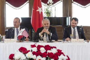 Başbakan Yıldırım kanaat &ouml;nderleriyle bir araya geldi