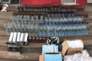 Adana'da sahte i&ccedil;ki operasyonu