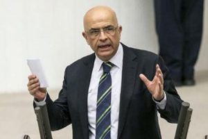 Berberoğlu mektup yazdı: Ayakta &ouml;lmeyi bilecek yaştayım