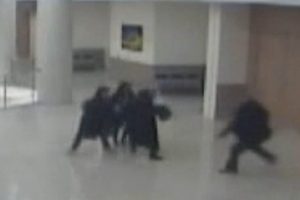 18 yıl ceza aldı, avukata saldırdı
