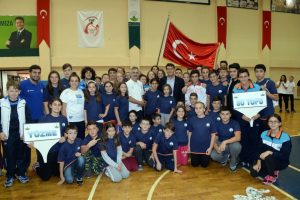 Bursa Osmangazili sporcular başarıya doymuyor