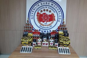 Bursa'da ka&ccedil;ak hap operasyonu! 2 kişi g&ouml;zaltına alındı