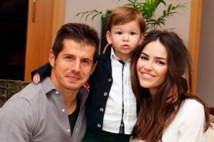 Emre'den eşine 3.1 milyonluk doğum hediyesi