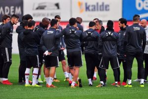 Beşiktaş Akhisarspor mesaisini s&uuml;rd&uuml;rd&uuml;