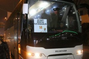 AK Partililer otob&uuml;slerle Anıtkabir'e gidiyor