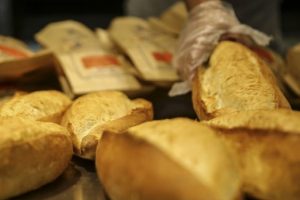Ekmeğin gramajı ve fiyatına "israf" ayarı