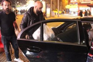 Acun Ilıcalı'dan ekibine 50 porsiyon k&ouml;fte