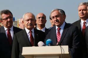 Akıncı ve Kılı&ccedil;daroğlu'ndan Baykal'a ziyaret