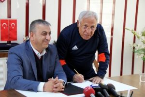 Elazığspor H&uuml;seyin Kalpar ile s&ouml;zleşme imzaladı
