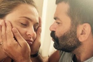 Ceyda D&uuml;venci ayağını burktu