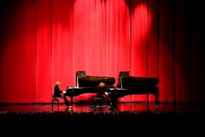 Piyanist Pekinel kardeşlerden Bursa'da konser