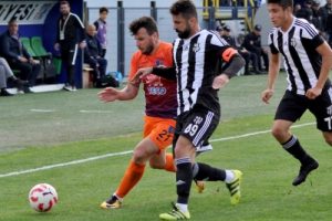 Karacabey Birlikspor sahasında berabere kaldı