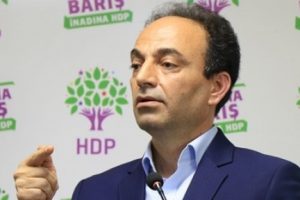 HDP'li Osman Baydemir gözaltına alındı sonra serbest bırakıldı
