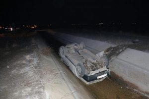 Otomobil ile motosiklet &ccedil;arpıştı: 3 yaralı