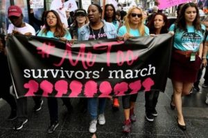Yüzlerce kişi cinsel tacize karşı yürüdü