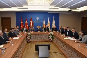 AK Parti Bursa il yönetimi toplandı