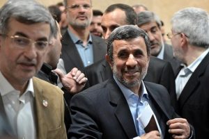 Ahmedinejad'ın en yakın arkadaşına 'rejim karşıtlığı' suçlaması