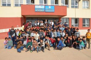 Harran &Uuml;niversitesinden kırsaldaki okula destek