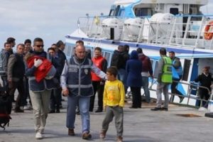 AB: T&uuml;rkiye ile m&uuml;lteci anlaşması işliyor