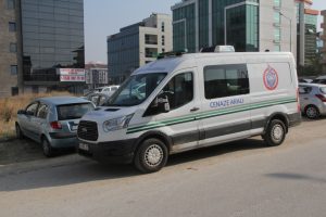 Bursa'da oğlunun doğum g&uuml;n&uuml;nde &ouml;ld&uuml;r&uuml;len adamın cenazesi adli tıpta