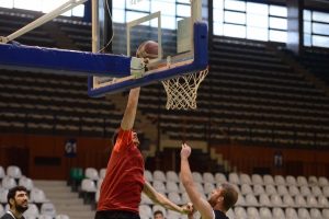 Bursaspor Durmazlar'da Karesispor mesaisi