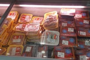Vatandaş marketlerde ucuz et bulamıyor!