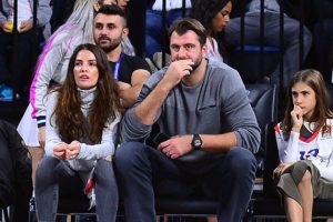 Mehmet Okur'a plaket verildi