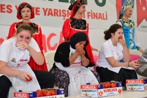 Rus ve T&uuml;rk kadınlar yarıştı