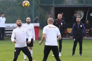 Lider Galatasaray kritik sınavda