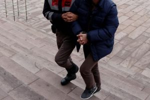 Sınırı ge&ccedil;meye &ccedil;alışan FET&Ouml; ş&uuml;phelileri yakalandı