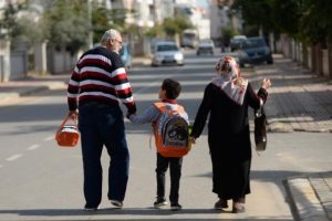 Muhammet'in sessiz d&uuml;nyası koruyucu ailesiyle şenlendi