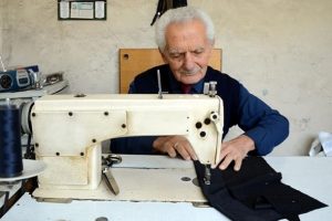 İğne ipliğe adanan bir &ouml;m&uuml;r