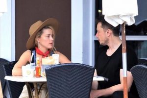Elon Musk ile eski sevgilisi Amber Heard kahvaltıda