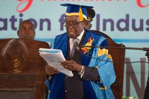 Zimbabve Devlet Başkanı Mugabe s&uuml;re istedi