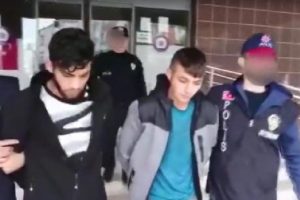 Gen&ccedil; kadına cadde ortasında şok!