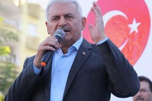 Başbakan Yıldırım'dan vatandaşın &ccedil;ağrısına K&uuml;rt&ccedil;e cevap