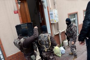 Saunaya uyuşturucu baskını