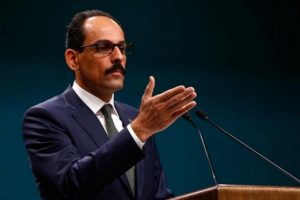 Kalın, kimsenin a&ccedil;ık&ccedil;a sormak istemediği soruyu sordu!